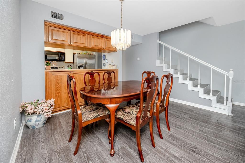 En Venta: $585,000 (3 camas, 3 baños, 1462 Pies cuadrados)