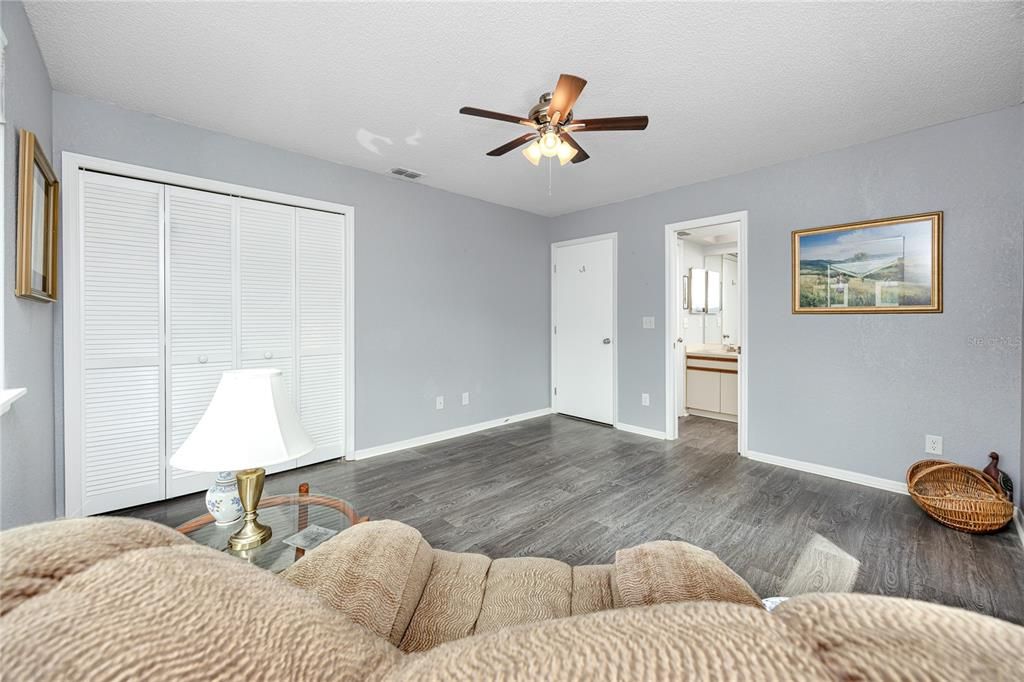 En Venta: $585,000 (3 camas, 3 baños, 1462 Pies cuadrados)