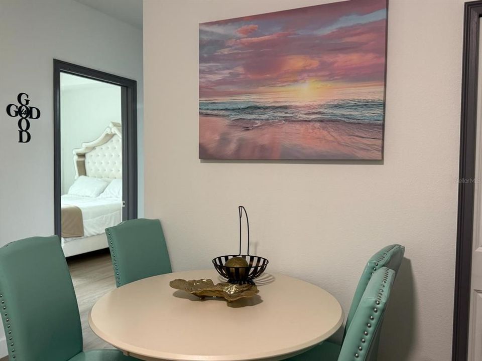 出租: $1,500 (2 贝兹, 1 浴室, 784 平方英尺)