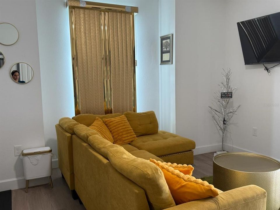 出租: $1,500 (2 贝兹, 1 浴室, 784 平方英尺)