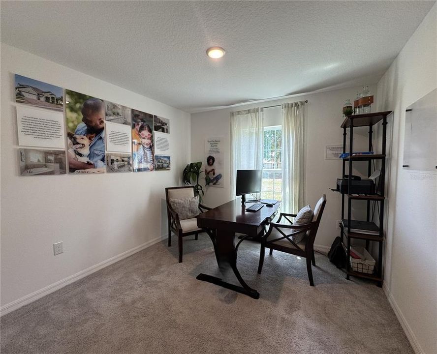 Под контрактом: $256,900 (4 спален, 2 ванн, 1867 Квадратных фут)