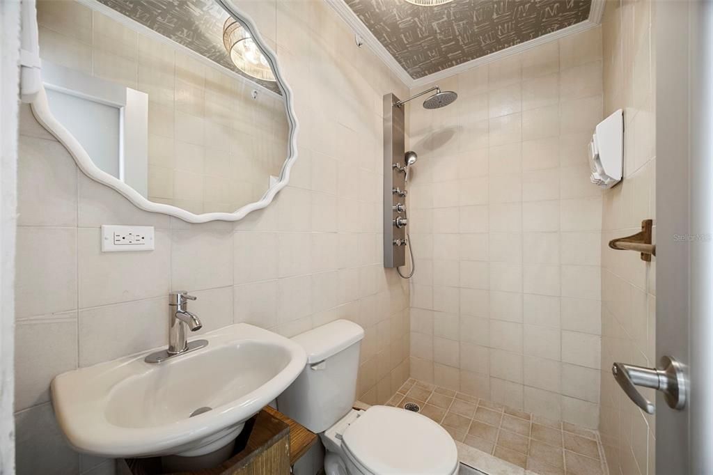 На продажу: $885,000 (4 спален, 3 ванн, 1433 Квадратных фут)