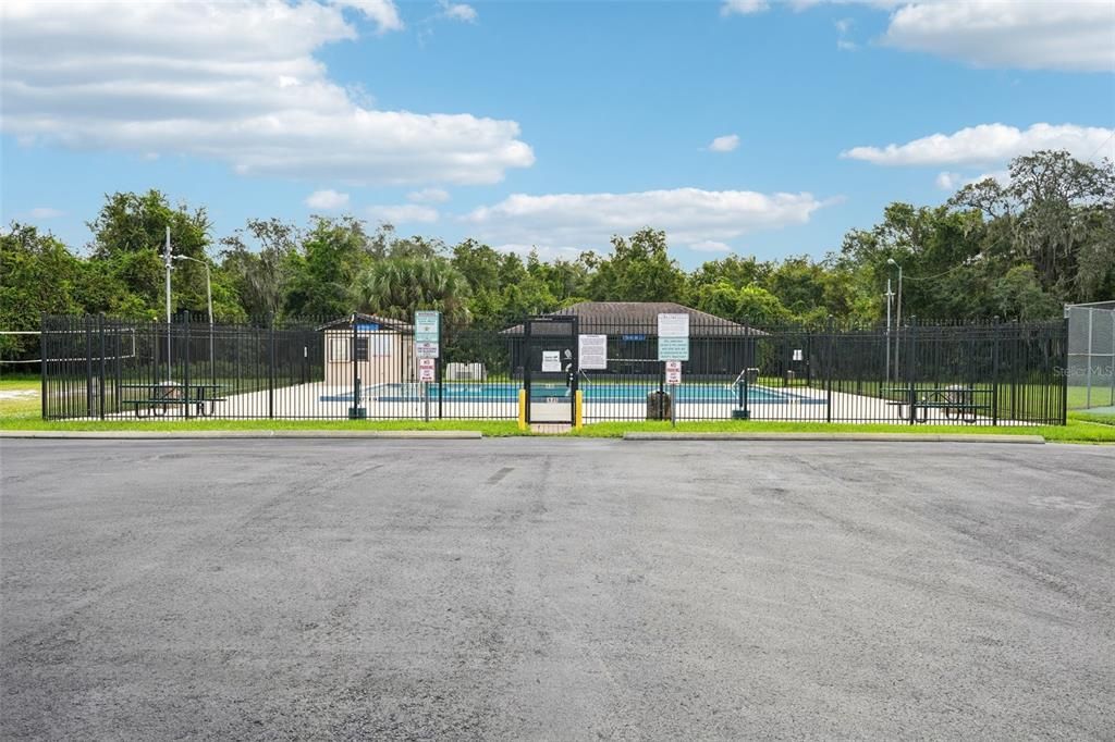 合同活跃: $310,000 (3 贝兹, 2 浴室, 1468 平方英尺)