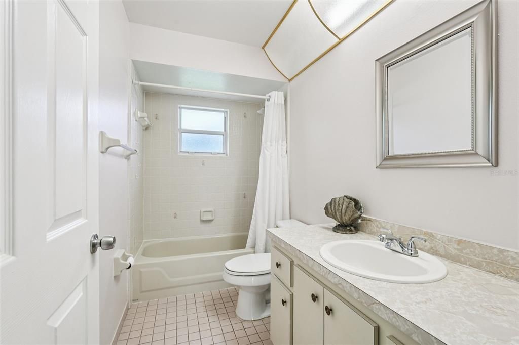 合同活跃: $310,000 (3 贝兹, 2 浴室, 1468 平方英尺)