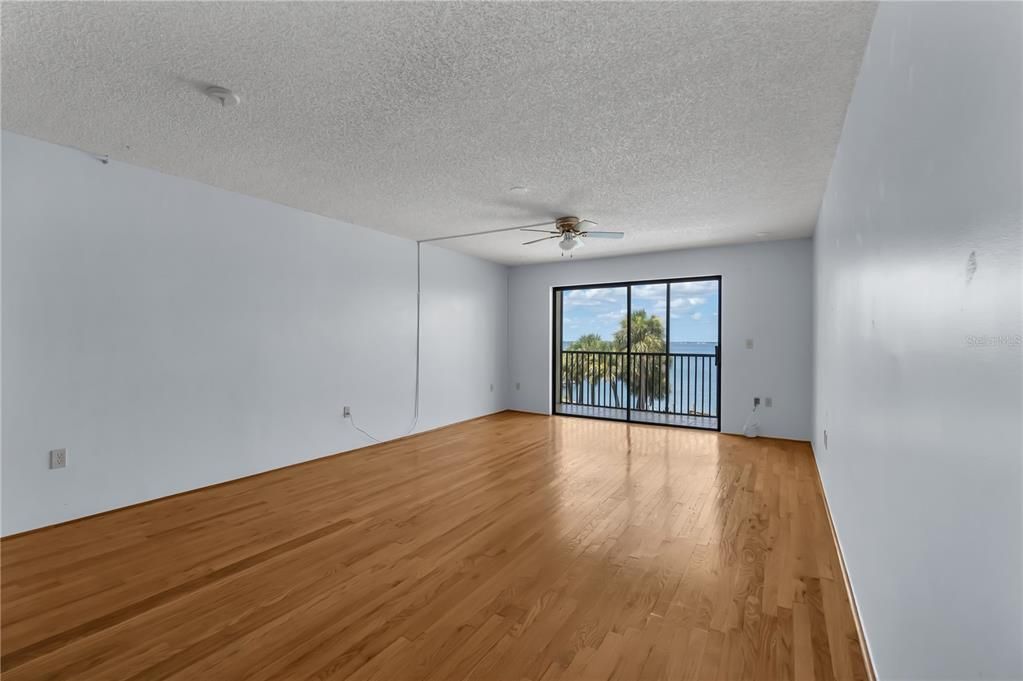 На продажу: $349,999 (3 спален, 2 ванн, 1344 Квадратных фут)