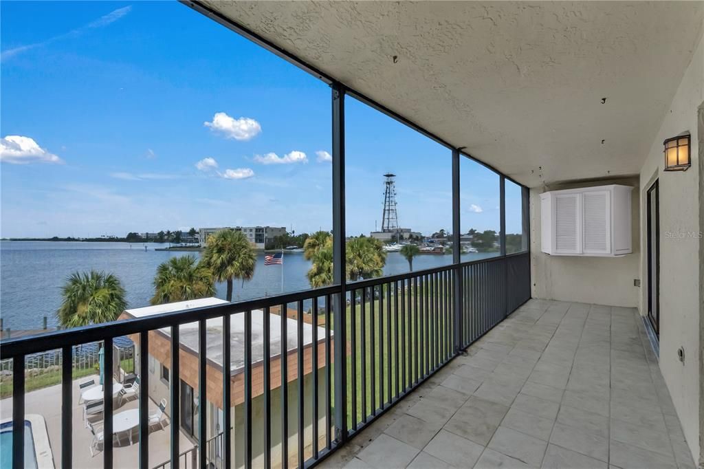 На продажу: $349,999 (3 спален, 2 ванн, 1344 Квадратных фут)