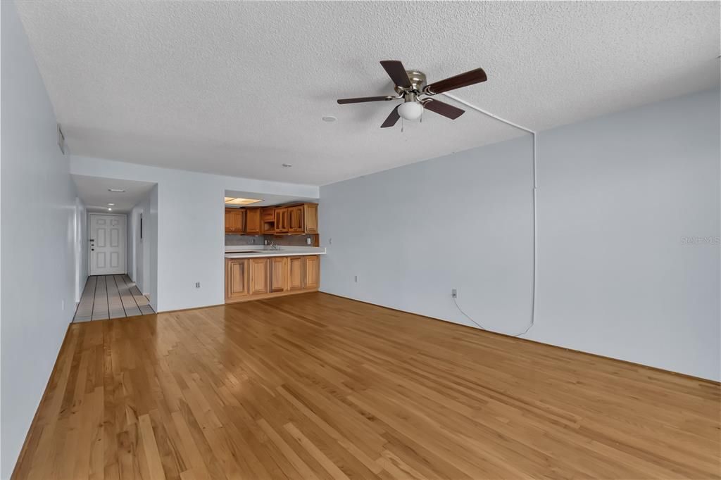 На продажу: $349,999 (3 спален, 2 ванн, 1344 Квадратных фут)