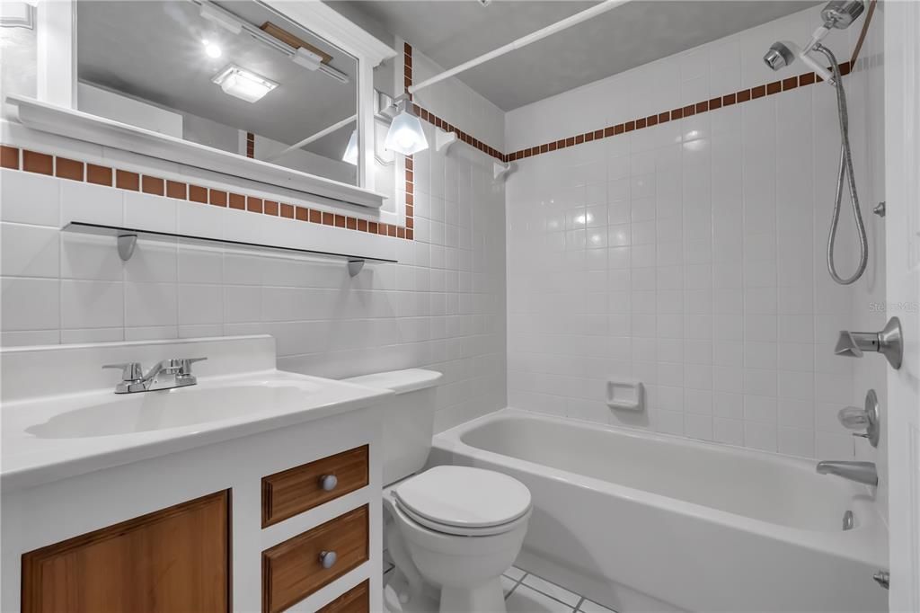 На продажу: $349,999 (3 спален, 2 ванн, 1344 Квадратных фут)