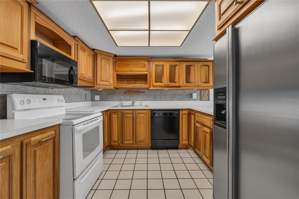 На продажу: $349,999 (3 спален, 2 ванн, 1344 Квадратных фут)