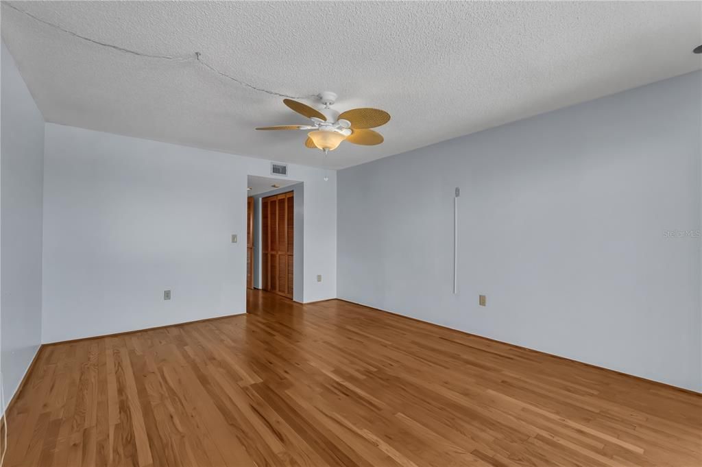 На продажу: $349,999 (3 спален, 2 ванн, 1344 Квадратных фут)