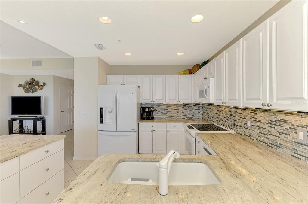 待售: $399,000 (2 贝兹, 2 浴室, 1626 平方英尺)