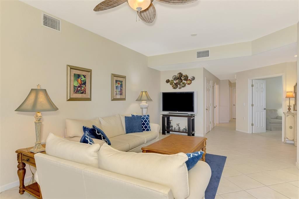 待售: $399,000 (2 贝兹, 2 浴室, 1626 平方英尺)