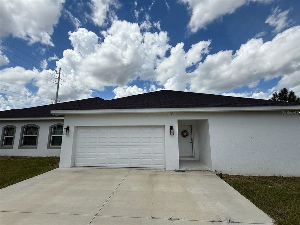 For Rent: $1,400 (2 beds, 1 baths, 784 Square Feet)