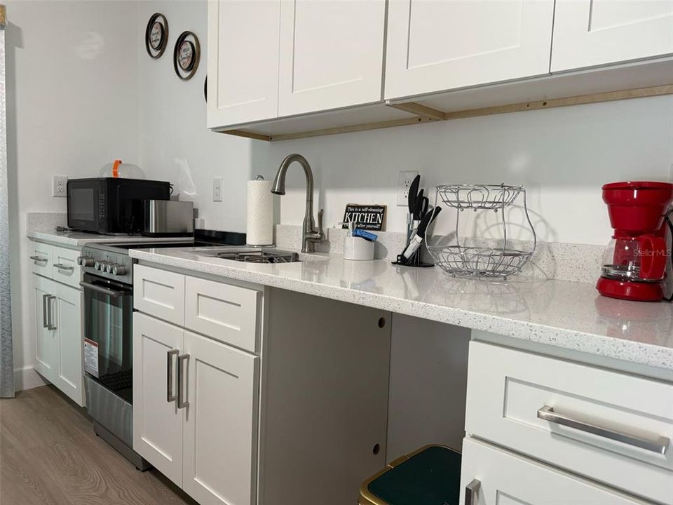 For Rent: $1,400 (2 beds, 1 baths, 784 Square Feet)