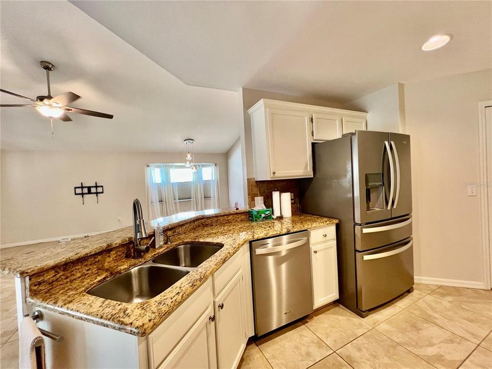 出租: $1,850 (2 贝兹, 2 浴室, 1281 平方英尺)