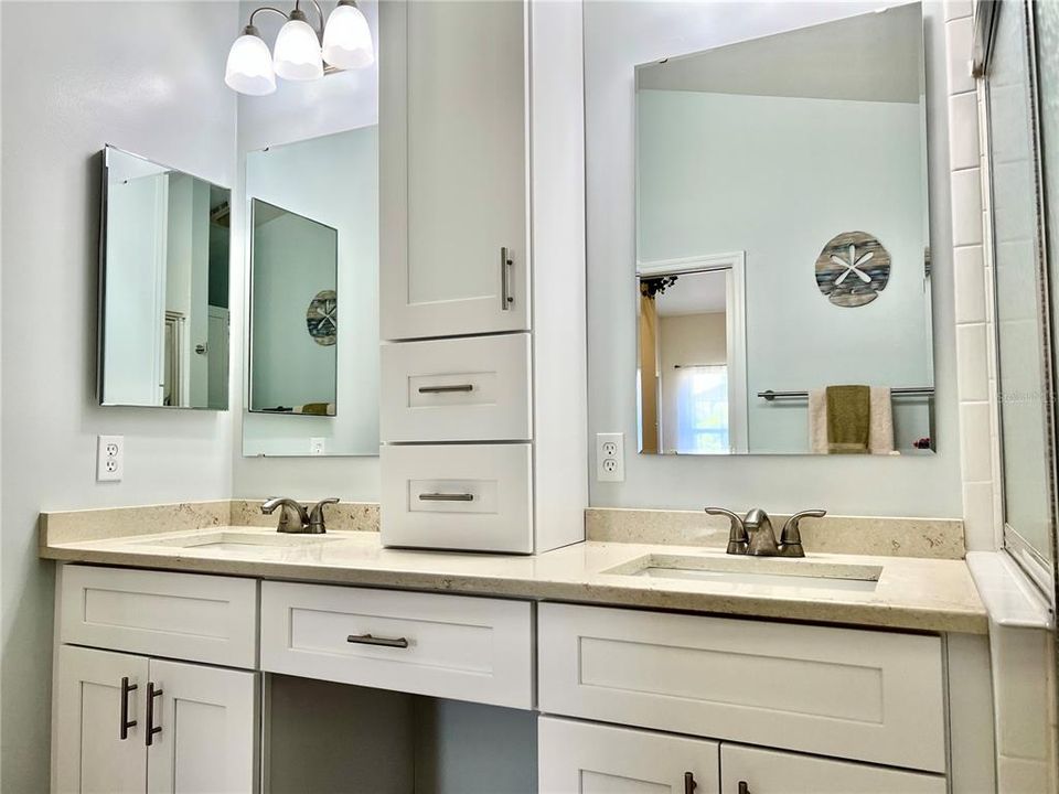 出租: $1,850 (2 贝兹, 2 浴室, 1281 平方英尺)