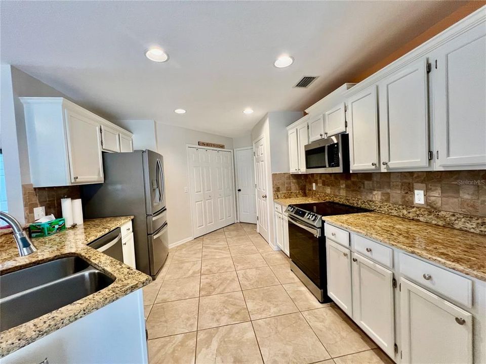 出租: $1,850 (2 贝兹, 2 浴室, 1281 平方英尺)