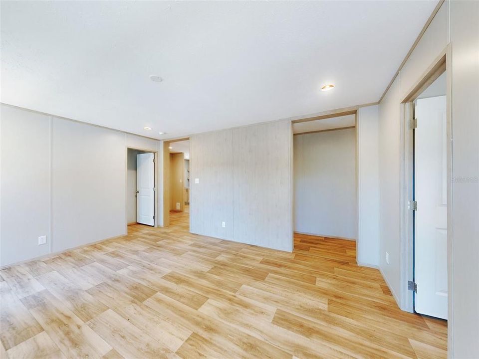 Active With Contract: $268,000 (5 beds, 3 baths, 2001 Square Feet)