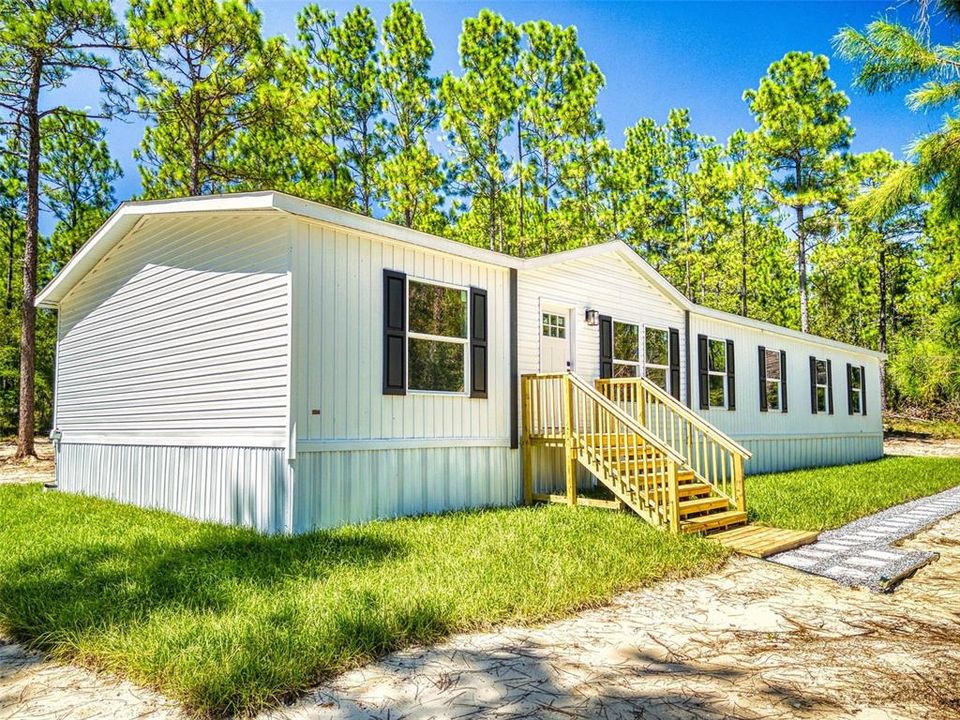 Active With Contract: $268,000 (5 beds, 3 baths, 2001 Square Feet)