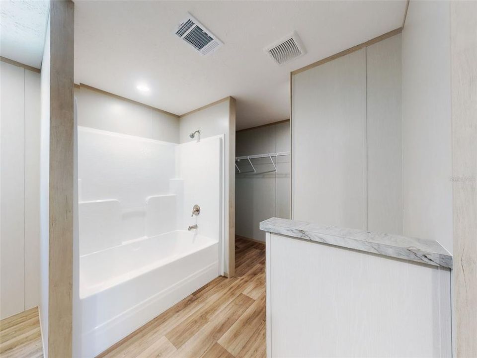 Active With Contract: $268,000 (5 beds, 3 baths, 2001 Square Feet)