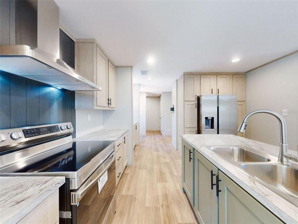 Active With Contract: $268,000 (5 beds, 3 baths, 2001 Square Feet)