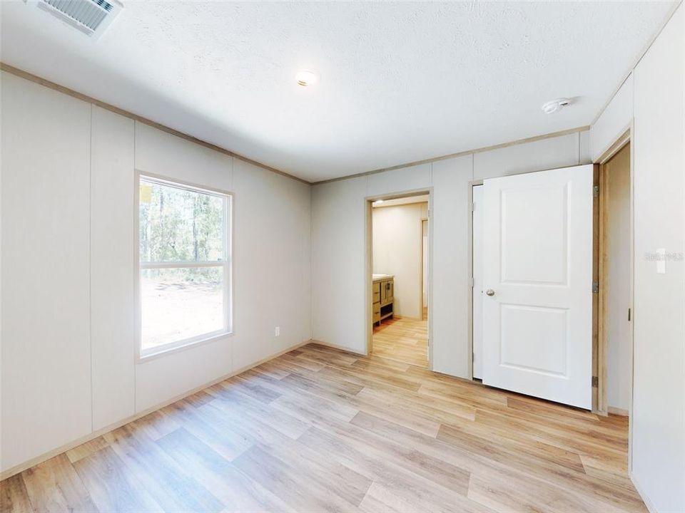 Active With Contract: $268,000 (5 beds, 3 baths, 2001 Square Feet)