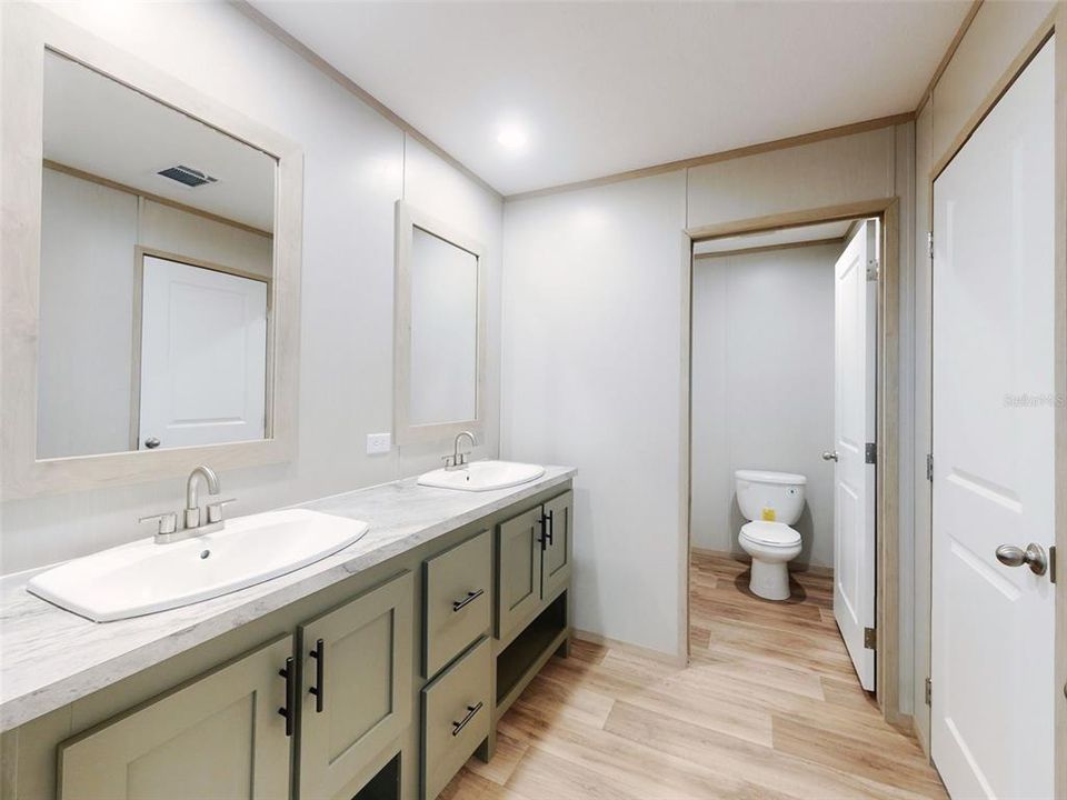 Active With Contract: $268,000 (5 beds, 3 baths, 2001 Square Feet)