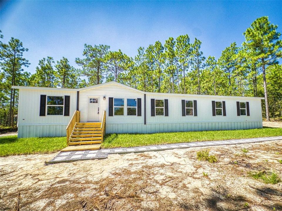 Active With Contract: $268,000 (5 beds, 3 baths, 2001 Square Feet)