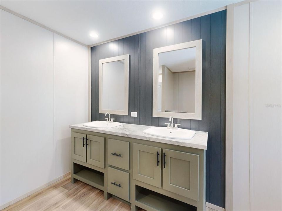 Active With Contract: $268,000 (5 beds, 3 baths, 2001 Square Feet)