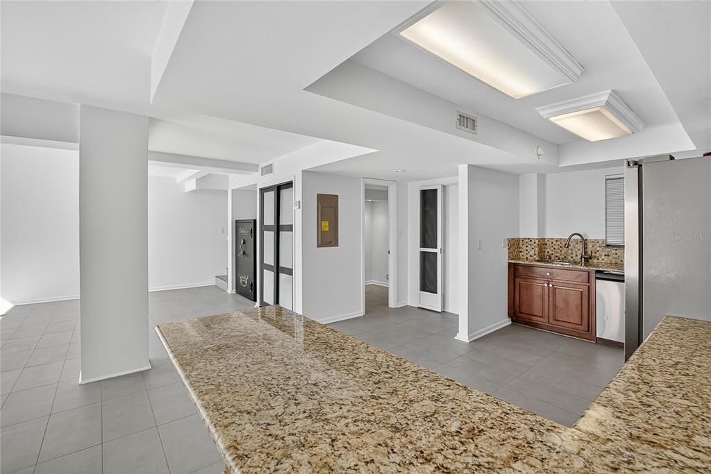 Active With Contract: $2,495 (3 beds, 2 baths, 2544 Square Feet)