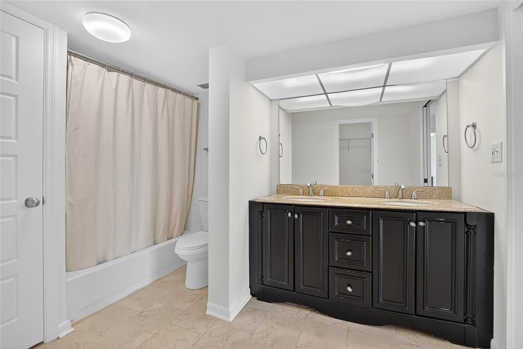 Active With Contract: $2,495 (3 beds, 2 baths, 2544 Square Feet)