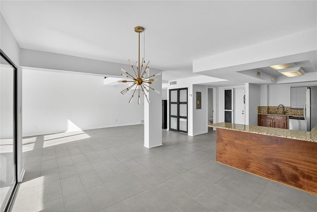 Active With Contract: $2,495 (3 beds, 2 baths, 2544 Square Feet)