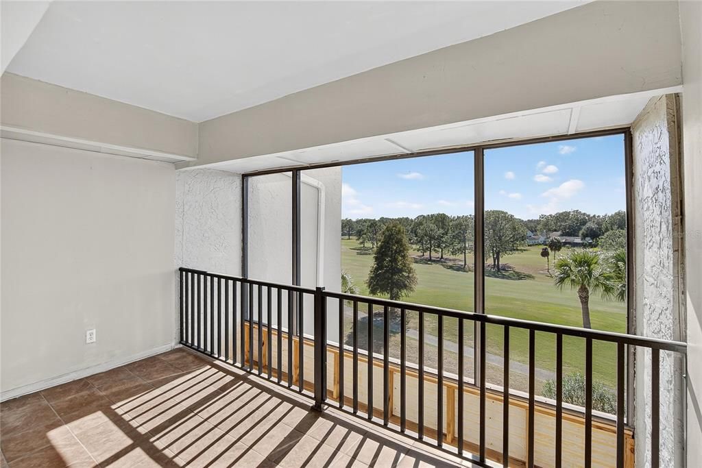 Active With Contract: $2,495 (3 beds, 2 baths, 2544 Square Feet)