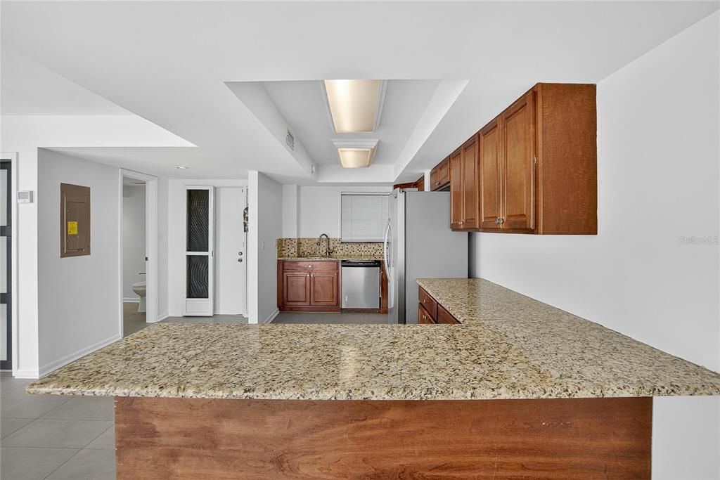 Active With Contract: $2,495 (3 beds, 2 baths, 2544 Square Feet)