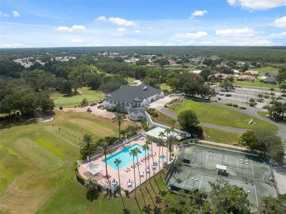 合同活跃: $274,900 (3 贝兹, 2 浴室, 1724 平方英尺)