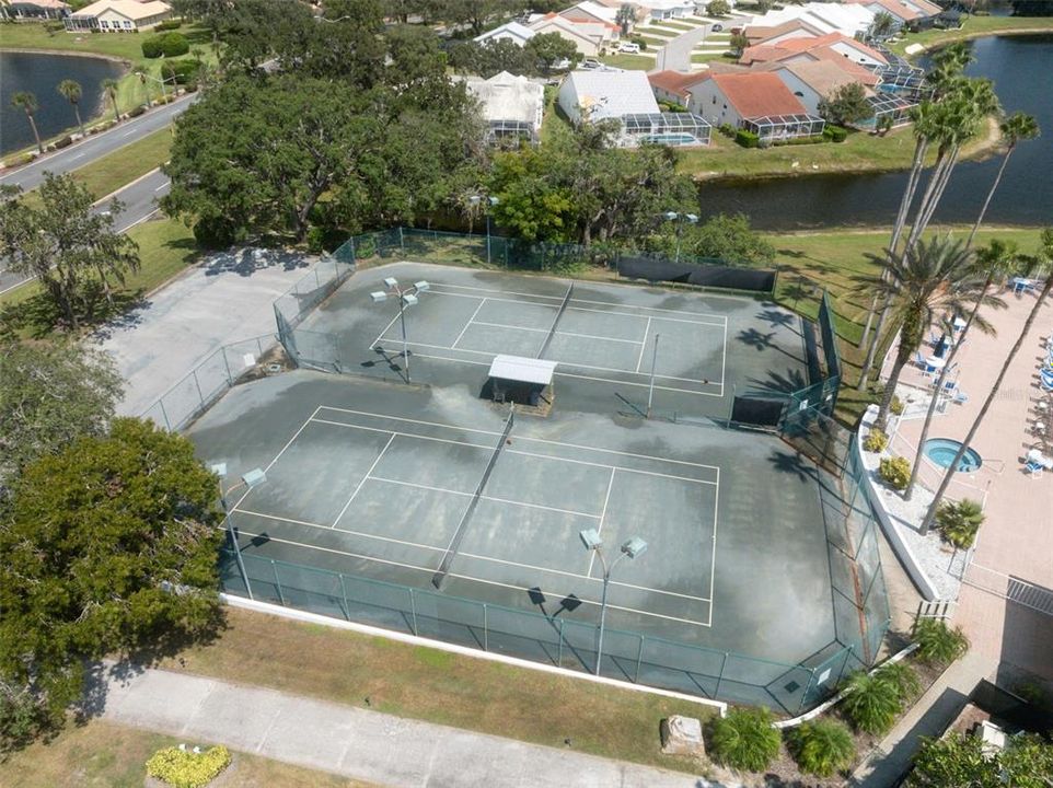 合同活跃: $274,900 (3 贝兹, 2 浴室, 1724 平方英尺)