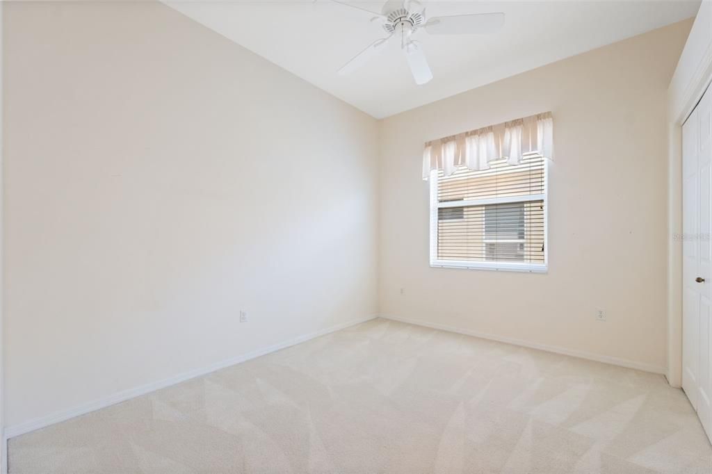 合同活跃: $274,900 (3 贝兹, 2 浴室, 1724 平方英尺)