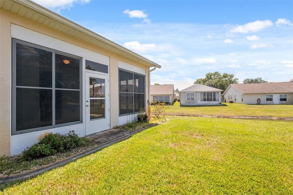 合同活跃: $274,900 (3 贝兹, 2 浴室, 1724 平方英尺)