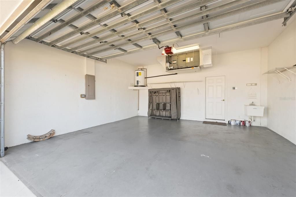 合同活跃: $274,900 (3 贝兹, 2 浴室, 1724 平方英尺)