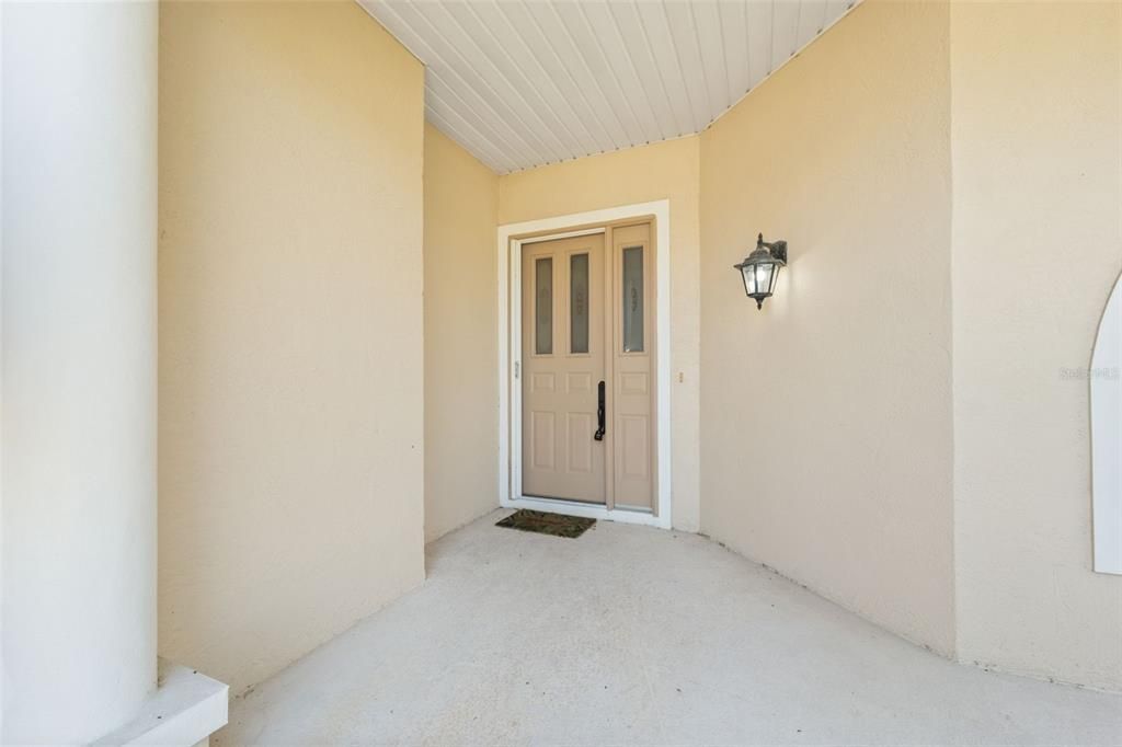 合同活跃: $274,900 (3 贝兹, 2 浴室, 1724 平方英尺)