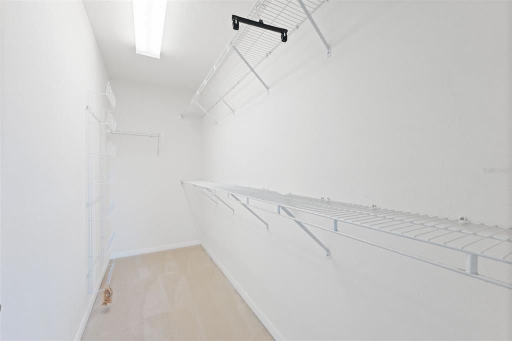 合同活跃: $274,900 (3 贝兹, 2 浴室, 1724 平方英尺)