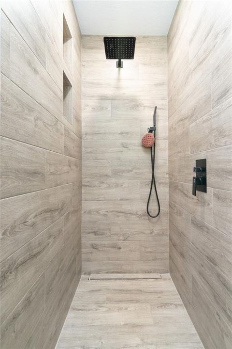 Под контрактом: $4,500 (3 спален, 2 ванн, 1636 Квадратных фут)