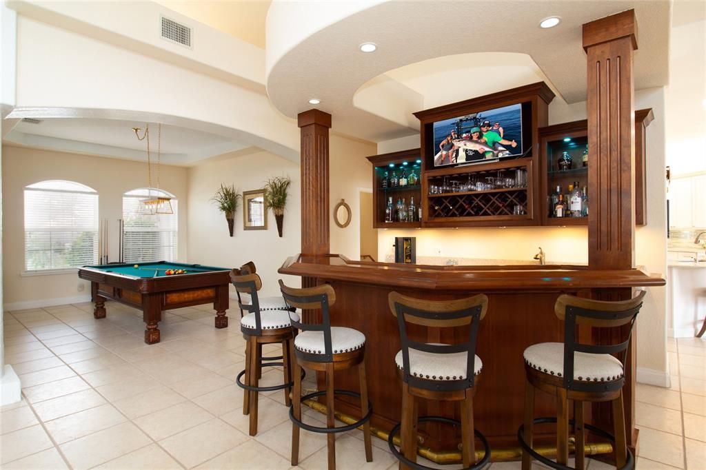 For Sale: $2,599,999 (4 beds, 3 baths, 4176 Square Feet)