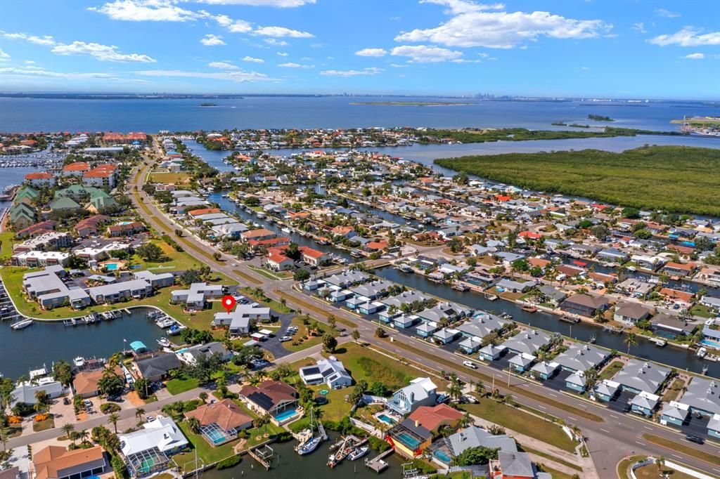 待售: $289,000 (2 贝兹, 1 浴室, 1026 平方英尺)