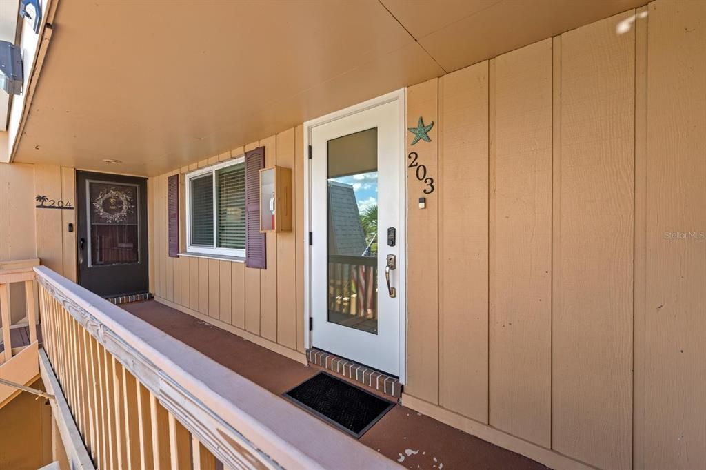 待售: $289,000 (2 贝兹, 1 浴室, 1026 平方英尺)