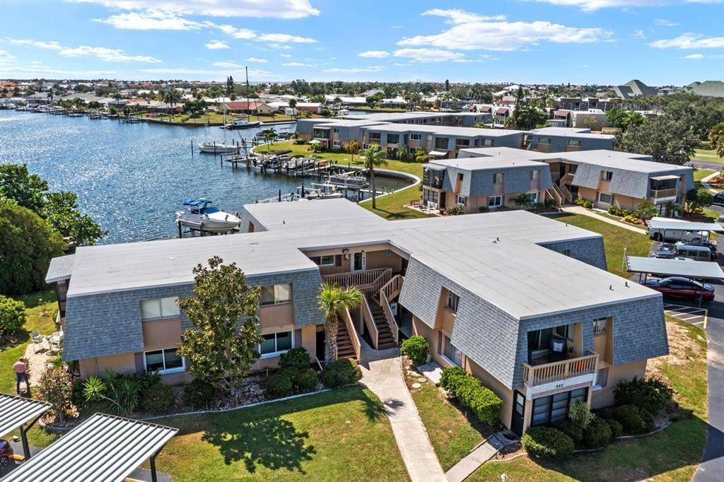 待售: $289,000 (2 贝兹, 1 浴室, 1026 平方英尺)