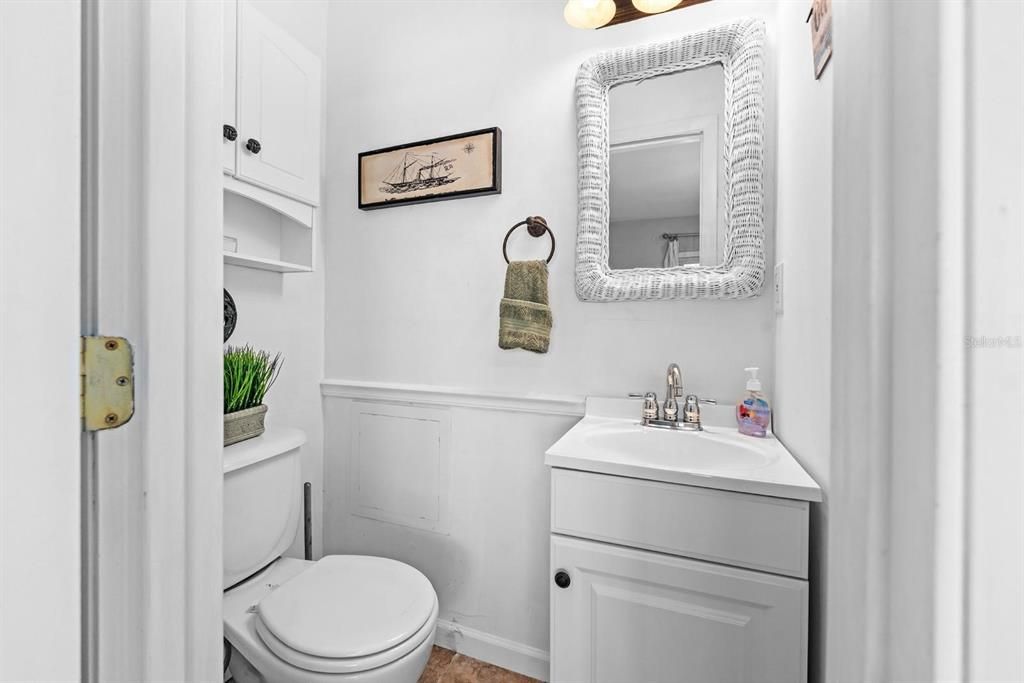 待售: $289,000 (2 贝兹, 1 浴室, 1026 平方英尺)