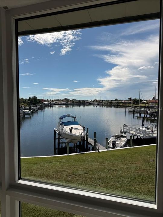 待售: $289,000 (2 贝兹, 1 浴室, 1026 平方英尺)