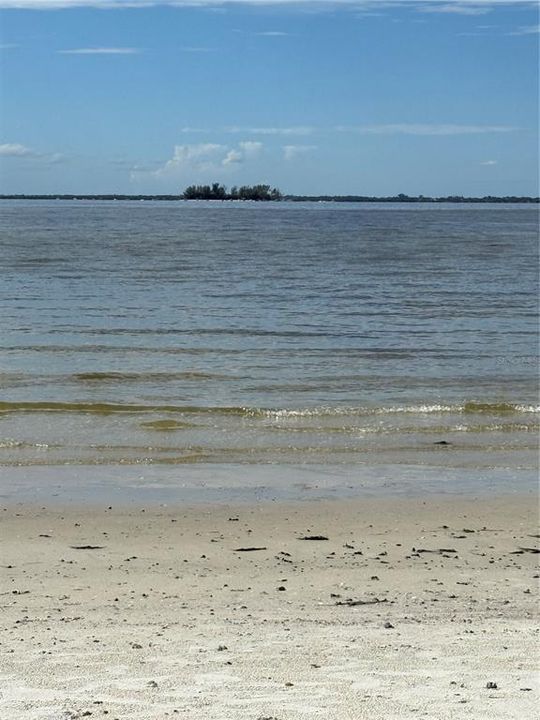 待售: $289,000 (2 贝兹, 1 浴室, 1026 平方英尺)