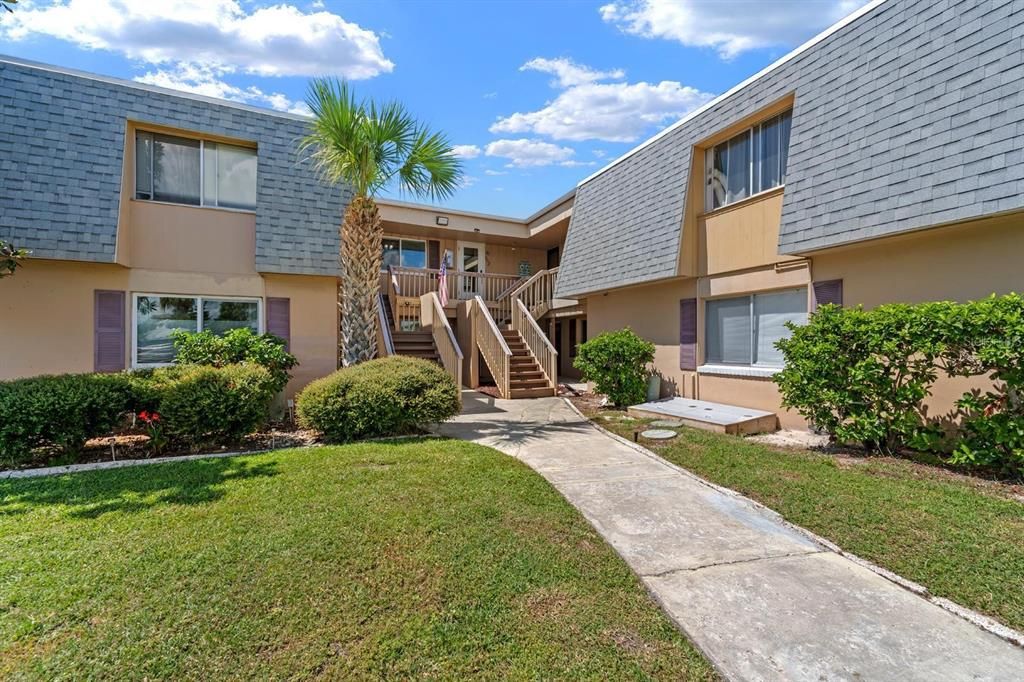 待售: $289,000 (2 贝兹, 1 浴室, 1026 平方英尺)